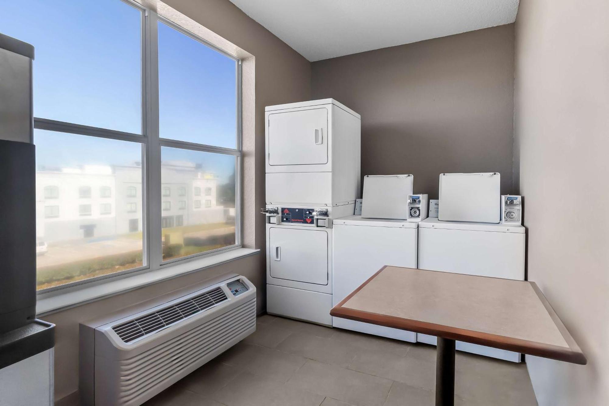 Sonesta Essential Iah Airport Jfk Boulevard - Newly Renovated ฮูสตัน ภายนอก รูปภาพ