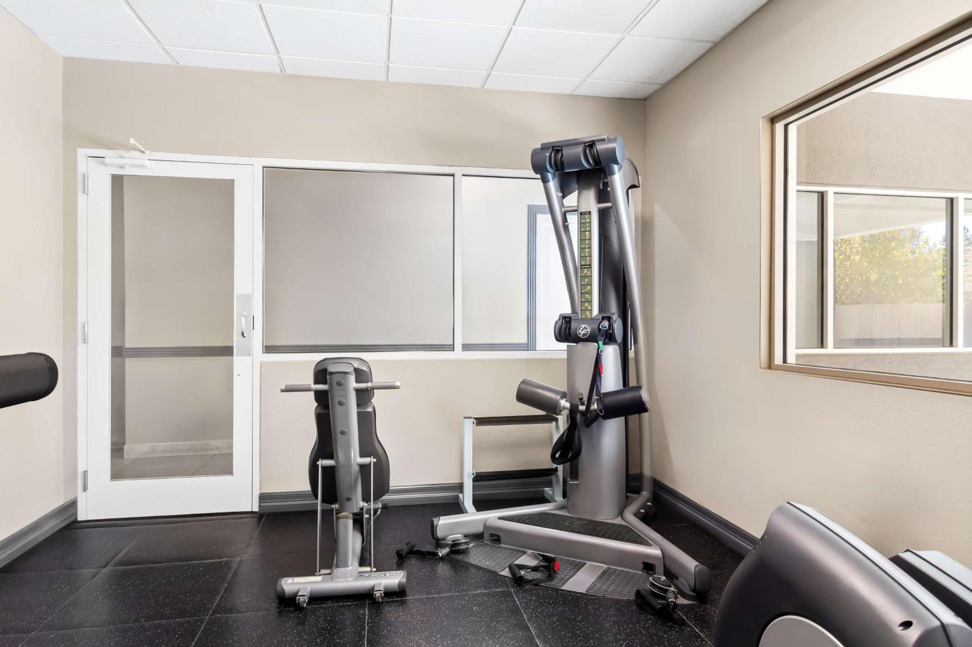 Sonesta Essential Iah Airport Jfk Boulevard - Newly Renovated ฮูสตัน ภายนอก รูปภาพ